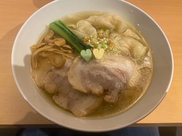 「エビワンタン塩ラーメン」@らぁ麺 恋泥棒の写真
