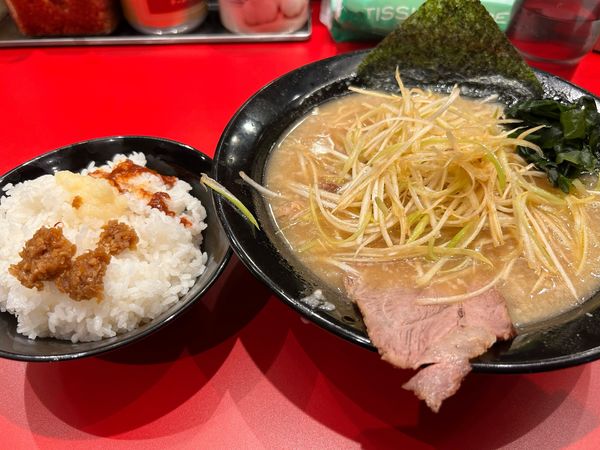 「ネギラーメン900円、ライス100円」@柏ネギラーメン 柏本店の写真