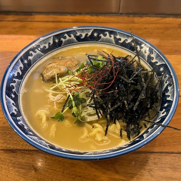 「牡蠣・拉麺」@麺や佐市の写真
