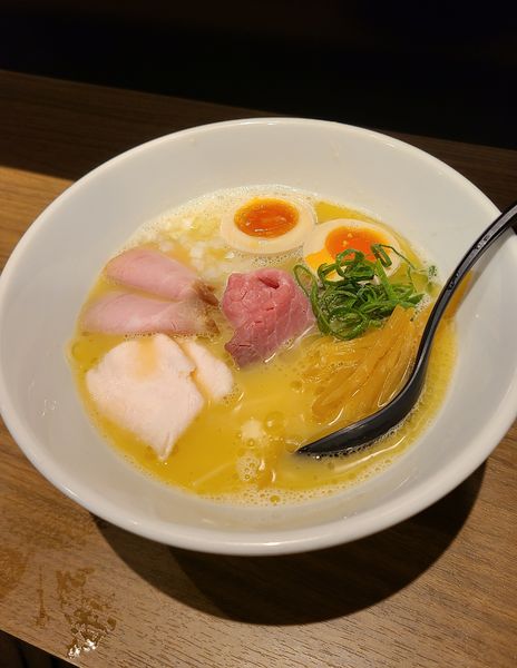 「特製鶏ゅ白湯らーめん」@東京スタイル鶏らーめん ど・みそ鶏の写真
