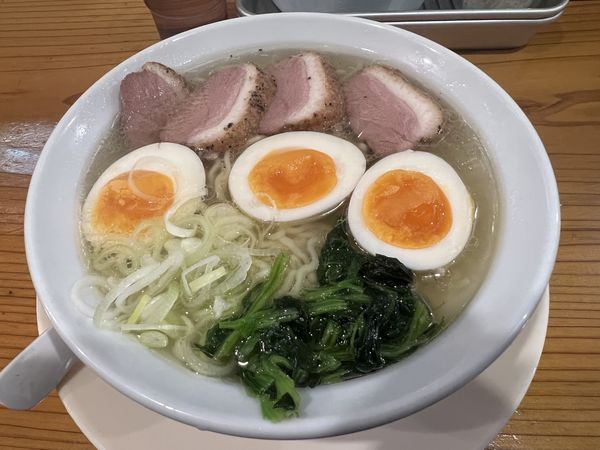 「【限定10食】鴨塩らーめん＋味玉子（950＋100円）」@新宿めんや 風花 本店の写真
