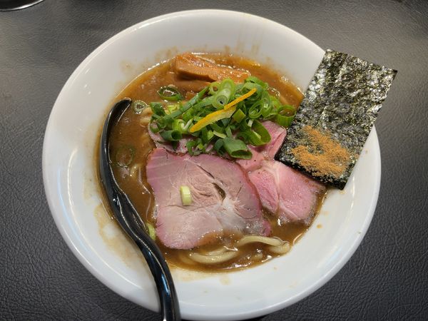 「濃厚豚骨魚介蕎麦」@百合の咲く場所の写真