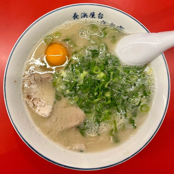 「月見ラーメン（600円）」@長浜屋台 一心亭 本店の写真