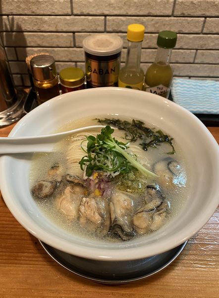 「赤星中瓶 ¥550→カキの塩Soba ￥980」@麺処 源玄の写真