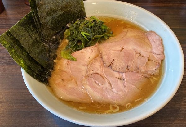 「六角家イズムライトチャーシュウ中 海苔」@横浜らーめん 寿三家の写真