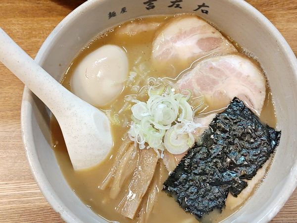 「味玉らーめん＋チャーシュー」@麺屋吉左右の写真
