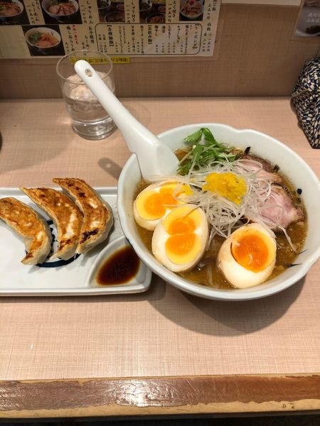 「冬味噌ラーメン＋緑たま＋餃子」@与ろゐ屋の写真