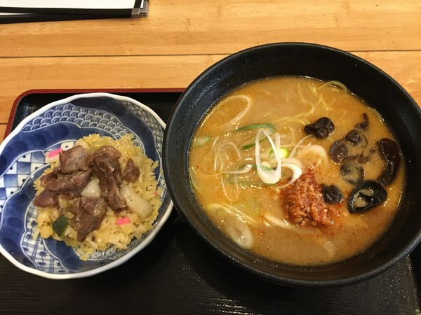 「坦々麺＋牛タンチャーハン」@武屋食堂 北目店の写真