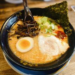 カラ旨とんこつらーめん