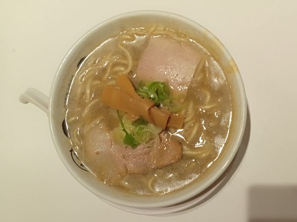「濃口煮干そば」@中華そば ひらこ屋 東京ラーメンストリート店の写真