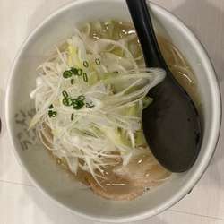 とんこつラーメン　ネギ増し　¥900