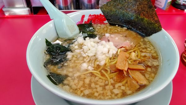 「限定プレミアム醤油とんこつラーメン９１０円」@ラーメン山岡家 東金店の写真