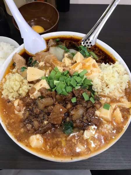 「笑店スタ満＋半ライス＋生卵」@元祖スタミナ満点らーめんすず鬼 狭山ヶ丘分店の写真