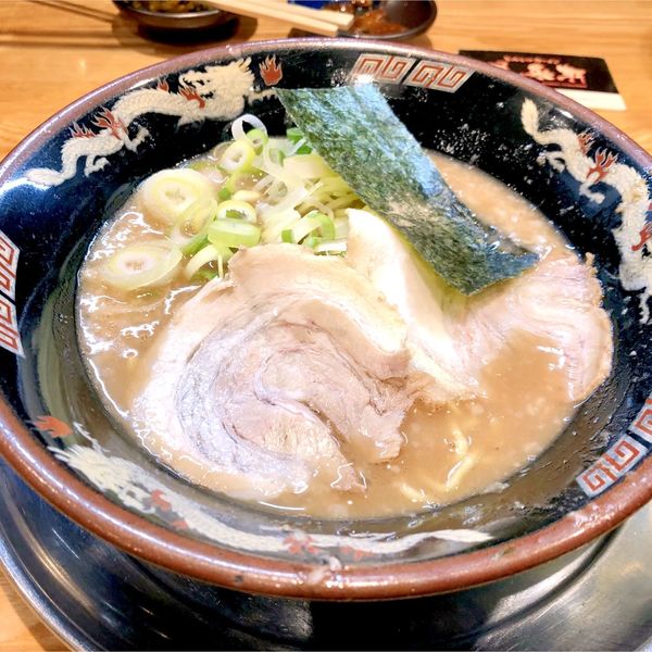 「とんこつハーフラーメン」@宮崎とんこつラーメン 風来軒 大阪本店の写真