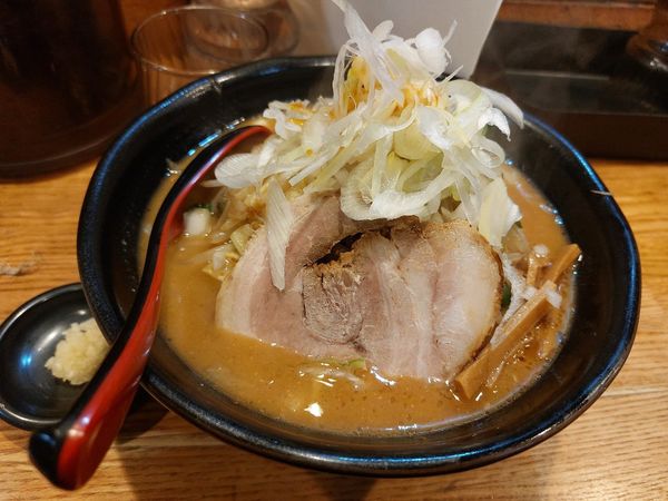 「辛味噌ラーメン大盛  野菜・ニンニク増し」@麺処 花田 上野店の写真