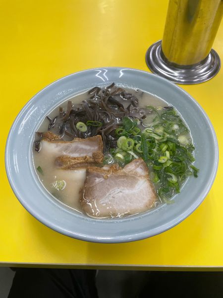 「きくらげ塩とんこつラーメン」@ラーメン味心の写真