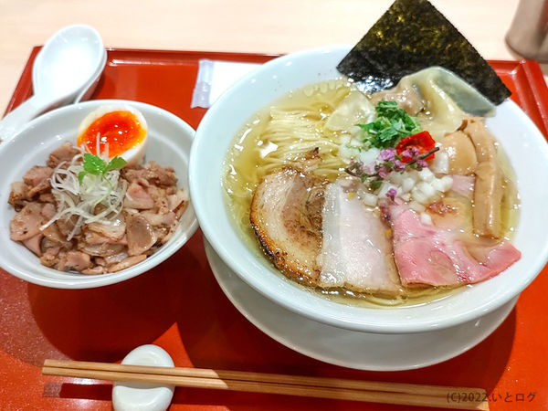 「特製イリコそば」@麦と麺助 新梅田中津店の写真