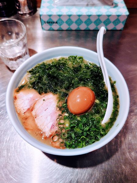 「まる玉ラーメン(あおさ玉子入り)」@らーめん まる玉 横浜青葉台店の写真
