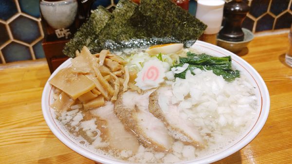 「塩【特盛】・全部のせ・メンマ・たまねぎ ￥1,500」@ユース軒の写真