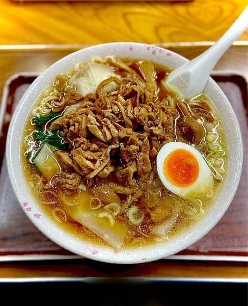 「ワンタンメン + とり皮」@さくらい食堂の写真