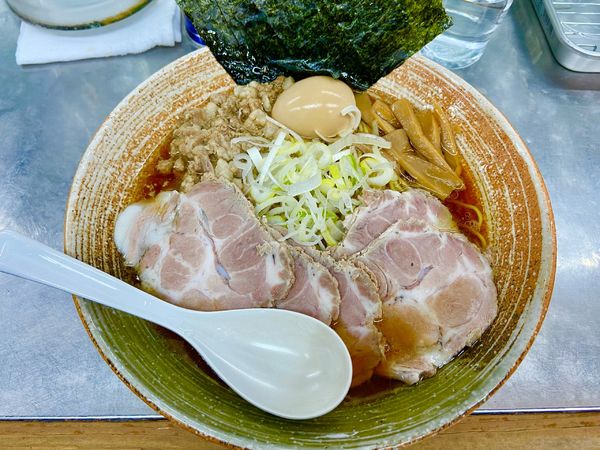「全部のせ覆麺ラーメン（正油）」@覆麺 智の写真