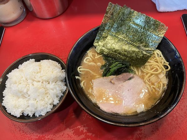「ラーメン　ライス」@らーめん 谷瀬家 新橋店の写真