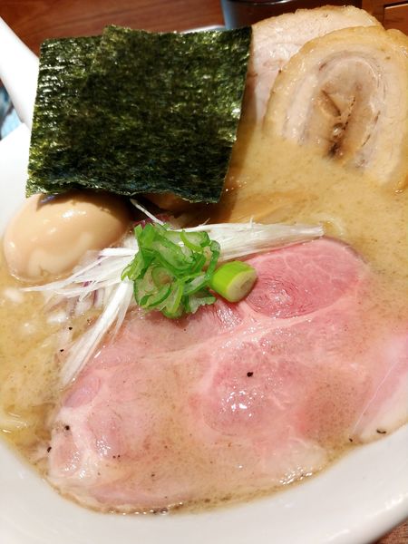 「特製焼きあご煮干し塩らぁめん」@焼きあご煮干しらぁめん はなかぜの写真