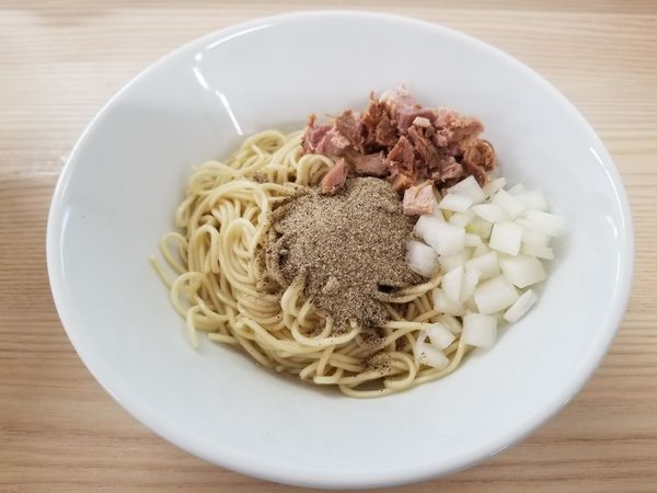 「煮干し粉和え玉」@煮干しラーメン ゼクウの写真