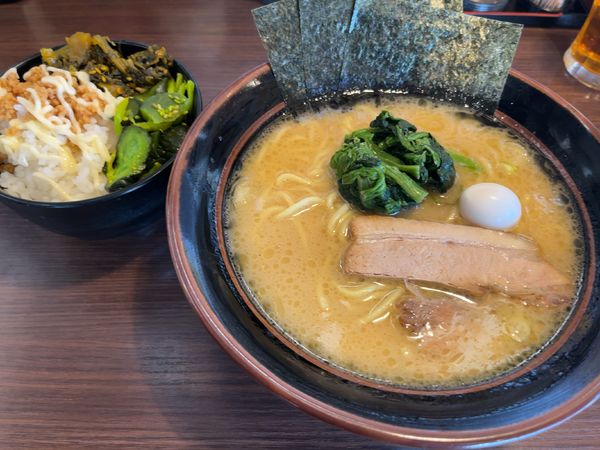 「醤油豚骨ラーメン」@横浜家系ラーメン やまふじ家 野田店の写真