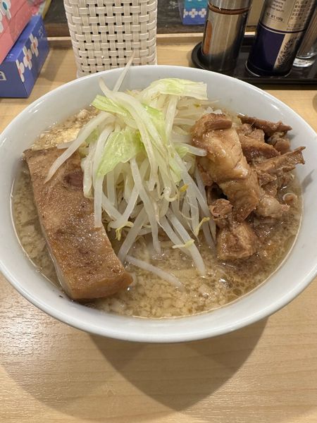 「らーめん+小豚(野菜少なめ)」@らーめん影武者 本館の写真