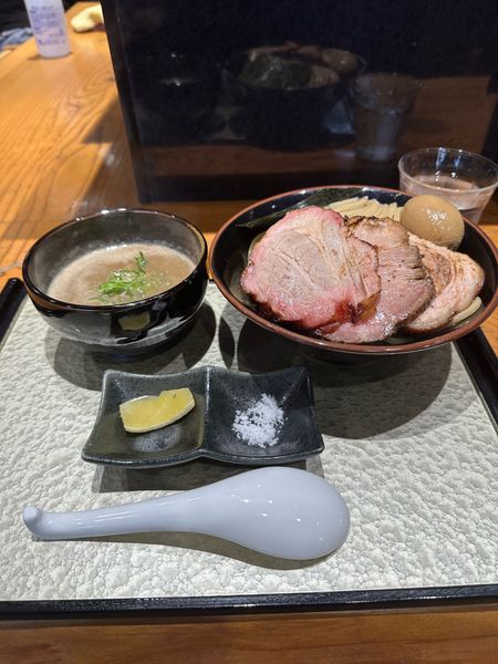 「『国産チャーシューつけ蕎麦並＋味玉』　1600円」@中華蕎麦 ひら井の写真