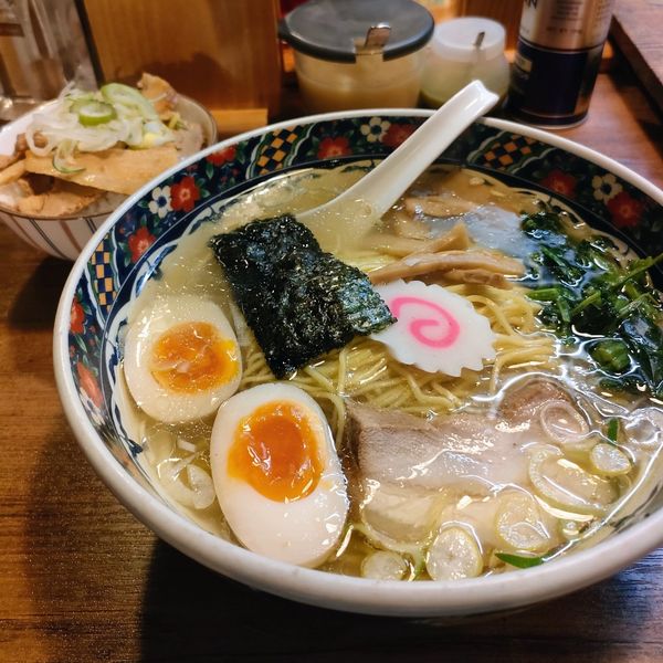 「塩そば､味玉､チャーシュー丼」@函館らーめん 船見坂の写真