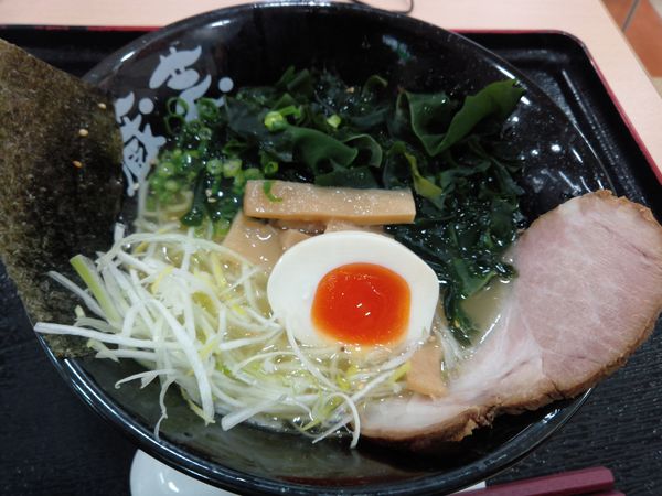 「旨塩ラーメン　８２３円」@らーめん蔵芸 ホームズ足立小台店の写真