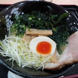 旨塩ラーメン　８２３円