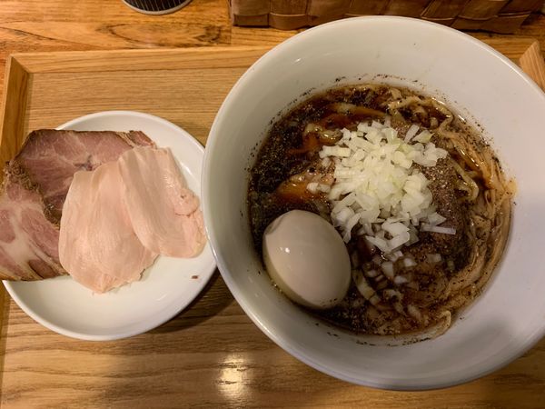 「豚清湯BLACK味玉チャーシュー」@中華蕎麦 はざまの写真