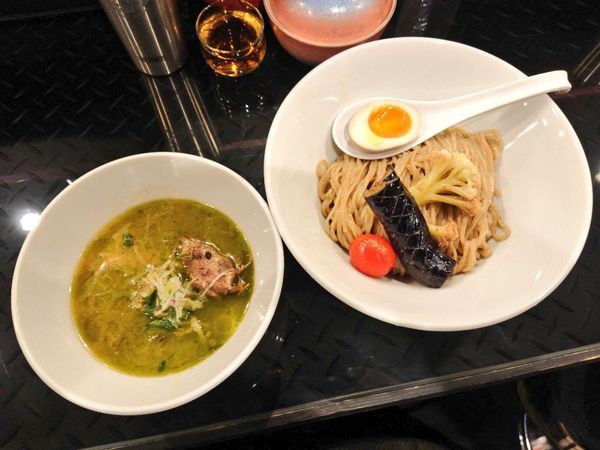「牛タンとマッシュルームの濃厚つけ麺、など」@トーキョーニューミクスチャーヌードル 八咫烏 CHIKARABOの写真