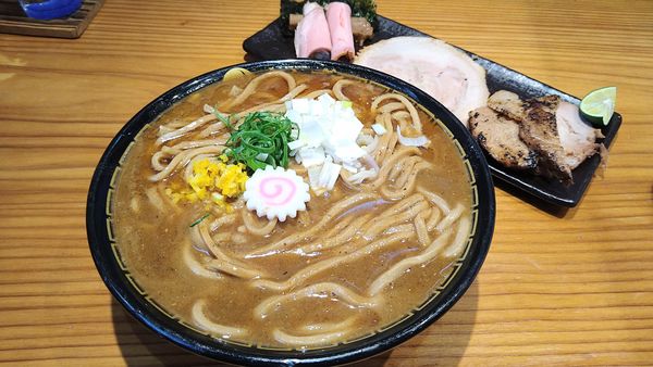 「中華そば(大)+桃源全種」@中華蕎麦うゑずの写真