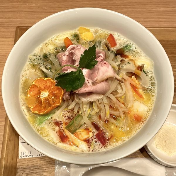 「【中華そば 四つ葉】十七歳の地図」@ラーメンWalkerキッチンの写真