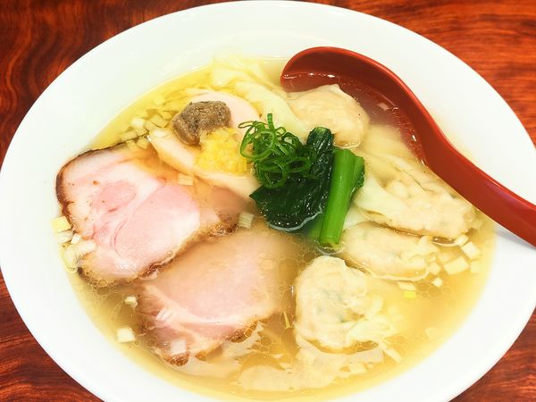 「ワンタン塩そば」@三馬路 東京店の写真