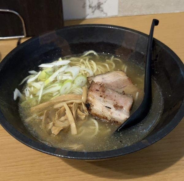 「塩らーめん」@ラーメン大地の写真