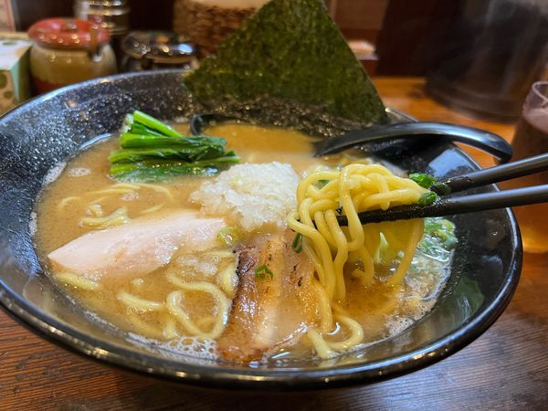 「鶏白湯らーめん850円」@三代目麺処 「まるは」極 船橋店の写真
