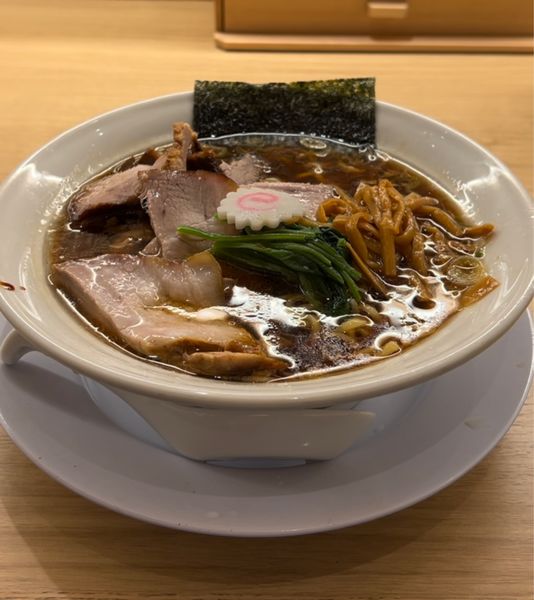 「醤油半チャーシュー麺」@長岡食堂 東京ラーメン横丁店の写真