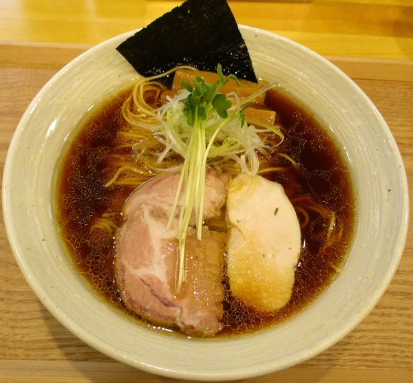 「鶏醤油らぁ麺　800円」@MENYA NAKAGAWAの写真