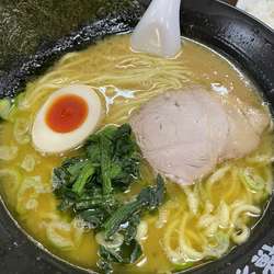 らーめん（中盛り）＋半ライス