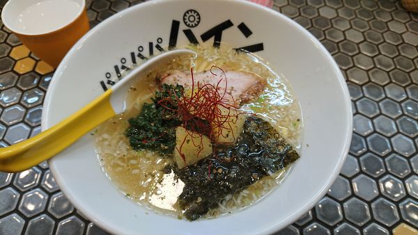「パイナップル塩ラーメン850円」@パイナップルラーメン屋さん パパパパパインの写真