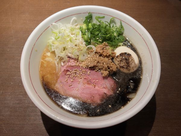 「【期間限定】味噌らぁ麺（手もみ麺）＋釜焼きチャーシュー2枚」@麺や 虎徹の写真