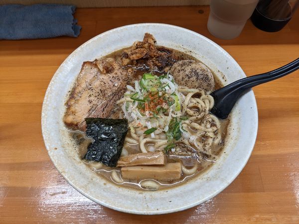 「らーめん 900円＋味玉 100円」@自家製麺 福は内の写真