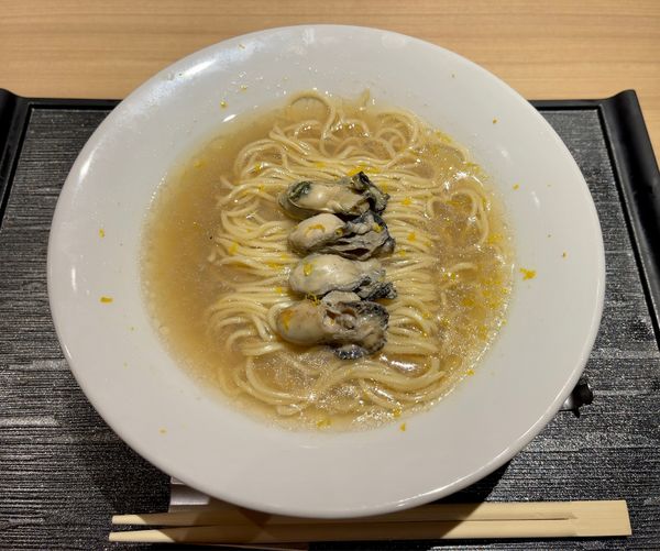 「牡蠣そば（塩）900円」@貝出汁中華そば カワチリバーの写真
