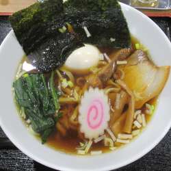 醤油ラーメン（880円）