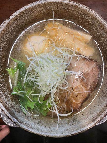 「純塩らぁ麺+味玉子」@麺らいけんの写真